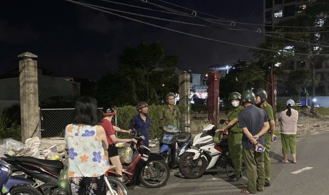 Phường Sơn Trà xóa sổ 10 điểm đen, 32 tấn rác chỉ trong 2 ngày - Ảnh 2.
