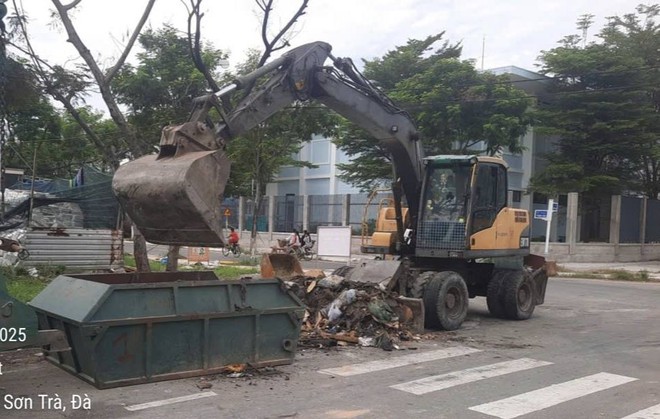 Phường Sơn Trà xóa sổ 10 điểm đen, 32 tấn rác chỉ trong 2 ngày - Ảnh 4.