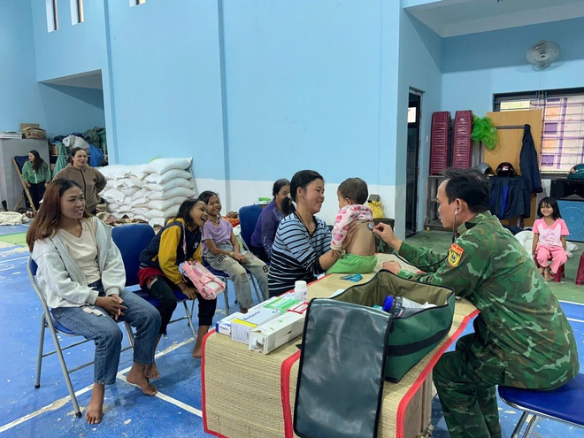 Bếp ăn 0 đồng hỗ trợ người dân vùng sạt lở Hùng Sơn trong mùa mưa lũ - Ảnh 7. Bếp ăn 0 đồng hỗ trợ người dân vùng sạt lở Hùng Sơn trong mùa mưa lũ - Ảnh 7.