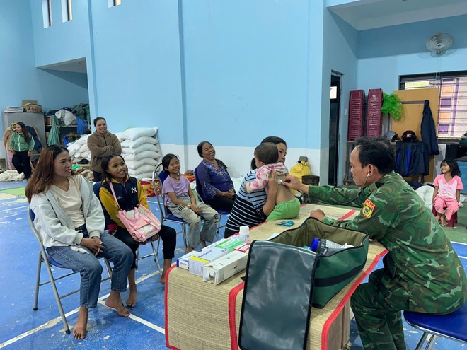 Bếp ăn 0 đồng hỗ trợ người dân vùng sạt lở Hùng Sơn trong mùa mưa lũ - Ảnh 5. Bếp ăn 0 đồng hỗ trợ người dân vùng sạt lở Hùng Sơn trong mùa mưa lũ - Ảnh 5.