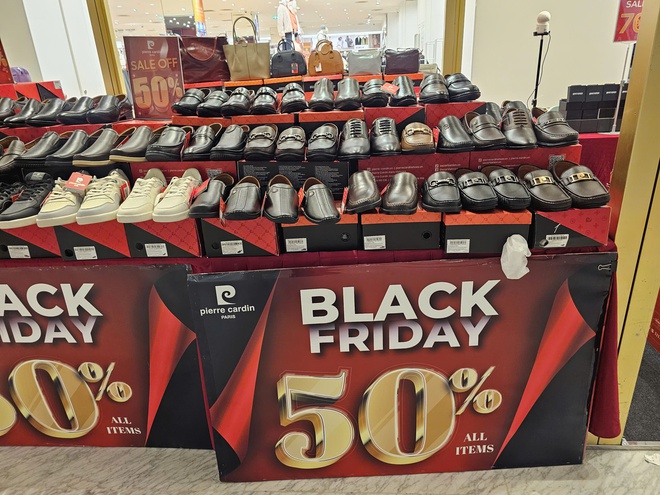 Khám phá Black Friday 2025: Giảm giá sốc từ 50 - 70 % tại TP HCM - Ảnh 3. Khám phá Black Friday 2025: Giảm giá sốc từ 50 - 70 % tại TP HCM - Ảnh 3.