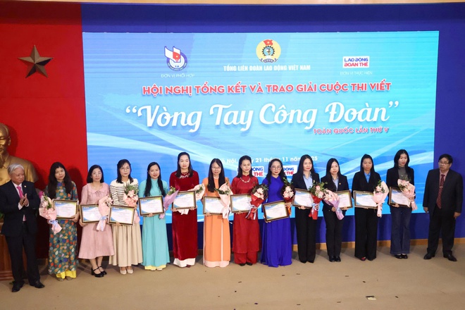 Trao giải cuộc thi viết "Vòng tay công đoàn" lần thứ V  - Ảnh 5.