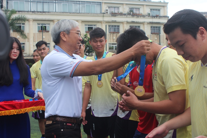 Xí Nghiệp Isamco và Bệnh viện Răng Hàm Mặt cùng đoạt cúp vô địch SAMCO LEAGUE 2025 - Ảnh 6.