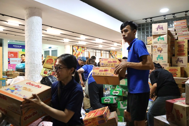 TPHCM không ngủ vì miền Trung thân yêu - Ảnh 26.