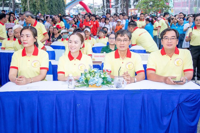 Hơn 2.000 người cùng nhau đi bộ ở phường Thủ Đức - Ảnh 7.