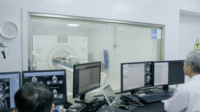 Lần đầu tiên tại Bệnh viện Chợ Rẫy có máy MRI phát hiện sớm đột quỵ, ung thư - Ảnh 2.