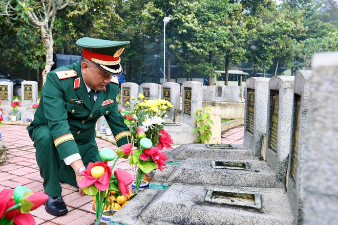 Quân khu 7 tổ chức lễ xuất quân làm nhiệm vụ tìm kiếm, quy tập hài cốt liệt sĩ tại Campuchia - Ảnh 26.