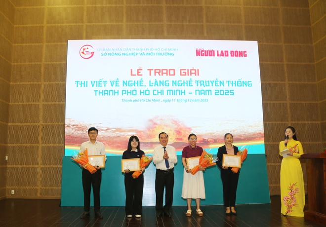Trao giải Cuộc thi viết về nghề, làng nghề truyền thống TPHCM năm 2025 - Ảnh 6.