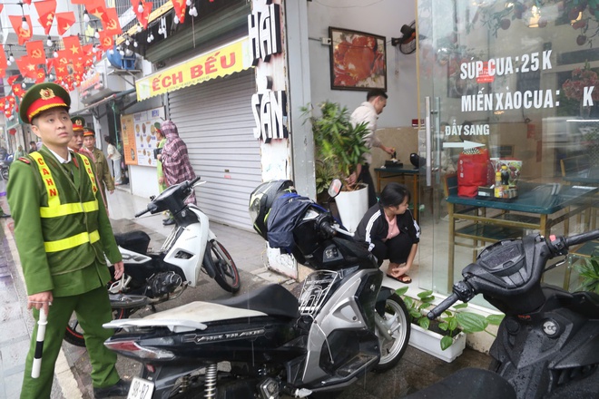 TP Hà Nội ra quân lập lại trật tự đô thị, giành lại vỉa hè lòng đường ở 126 xã, phường - Ảnh 5.