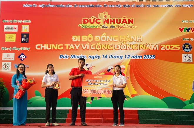TPHCM: Phường Đức Nhuận tổ chức đi bộ, gây quỹ chăm lo cho người khó khăn - Ảnh 2.