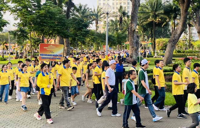 TPHCM: Phường Đức Nhuận tổ chức đi bộ, gây quỹ chăm lo cho người khó khăn - Ảnh 6.