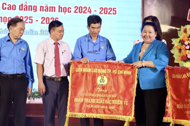 C&ocirc;ng đo&agrave;n khối đại học, cao đẳng TP HCM: Chỗ dựa của đo&agrave;n vi&ecirc;n - lao động trong gi&aacute;o dục đổi mới - Ảnh 8.