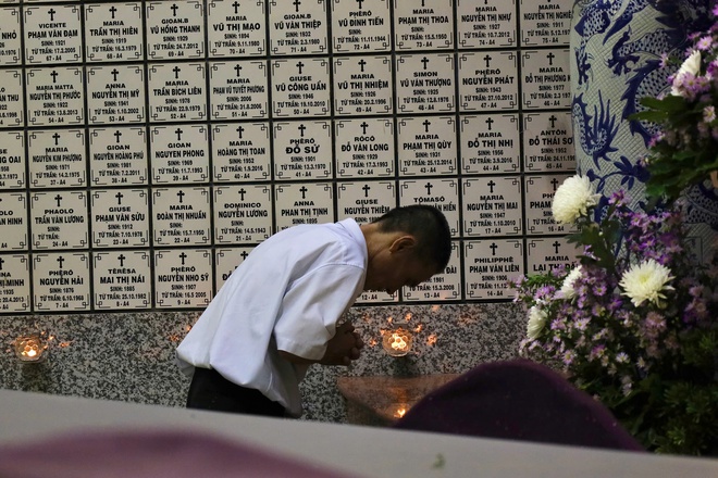 Kh&ocirc;ng kh&iacute; Gi&aacute;ng sinh rộn r&agrave;ng với tuyết rơi nh&acirc;n tạo tại TPHCM - Ảnh 24.