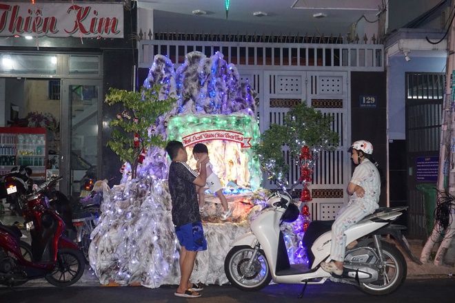 Sự trở lại của những con đường &aacute;nh s&aacute;ng khu x&oacute;m đạo T&acirc;n Ph&uacute; sau một năm trầm lắng - Ảnh 3.