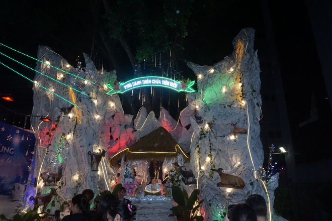 Sự trở lại của những con đường &aacute;nh s&aacute;ng khu x&oacute;m đạo T&acirc;n Ph&uacute; sau một năm trầm lắng - Ảnh 6.