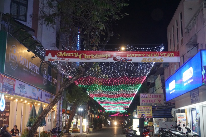 Sự trở lại của những con đường &aacute;nh s&aacute;ng khu x&oacute;m đạo T&acirc;n Ph&uacute; sau một năm trầm lắng - Ảnh 4.