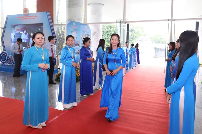 650 đại biểu dự Đại hội C&ocirc;ng đo&agrave;n TPHCM lần thứ I - Ảnh 8.