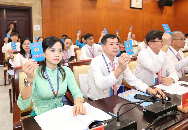 650 đại biểu dự Đại hội C&ocirc;ng đo&agrave;n TPHCM lần thứ I - Ảnh 7.