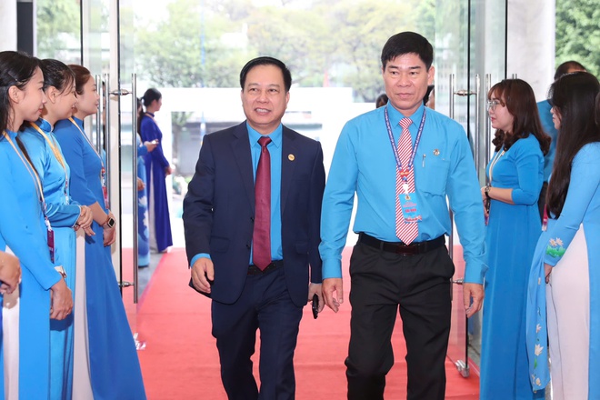 Nhiều l&atilde;nh đạo trung ương v&agrave; TPHCM đến dự Đại hội C&ocirc;ng đo&agrave;n TPHCM - Ảnh 9.