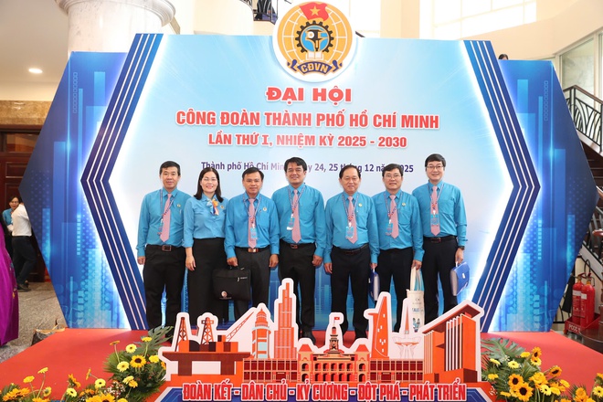 Nhiều l&atilde;nh đạo trung ương v&agrave; TPHCM đến dự Đại hội C&ocirc;ng đo&agrave;n TPHCM - Ảnh 12.