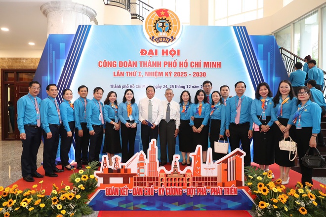 Nhiều l&atilde;nh đạo trung ương v&agrave; TPHCM đến dự Đại hội C&ocirc;ng đo&agrave;n TPHCM - Ảnh 13.