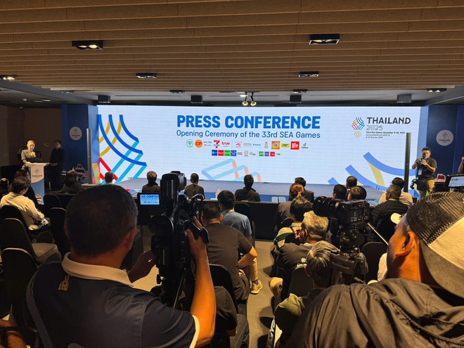 "Thánh Muay" Buakaw và dàn hoa hậu góp mặt trong lễ khai mạc SEA Games 33 - Ảnh 2.