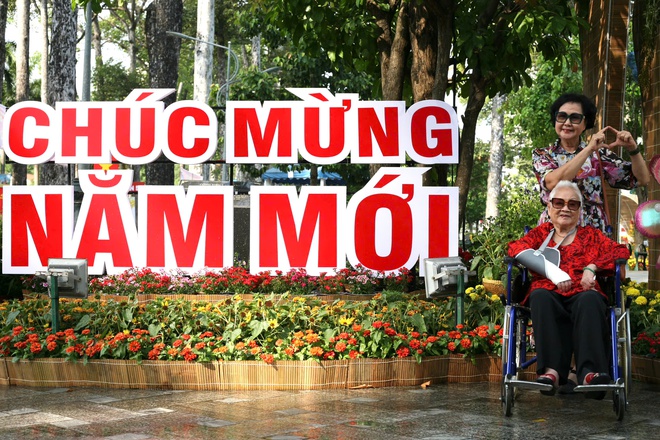 "Áo mới ngày xuân" tại nhiều công viên ở TP HCM- Ảnh 4.