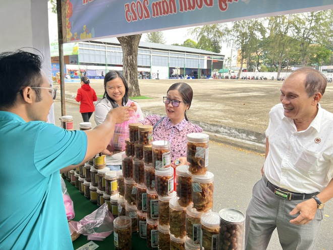 LĐLĐ TP Cần Thơ: Giúp đoàn viên, công nhân có Tết ấm cúng- Ảnh 6.