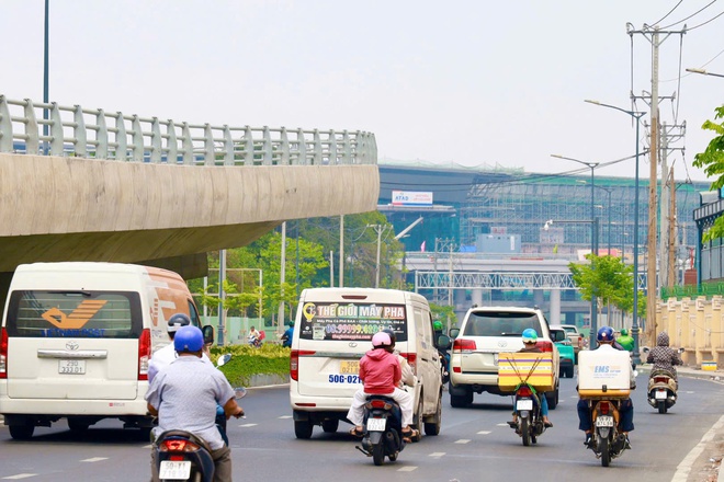 Cận cảnh hai tuyến đường "mở lối" vào nhà ga T3 Tân Sơn Nhất- Ảnh 9.