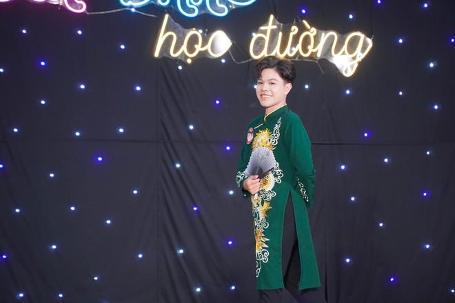 Không cần đi concert, học sinh TP HCM "cháy" hết mình ngay tại trường- Ảnh 14.