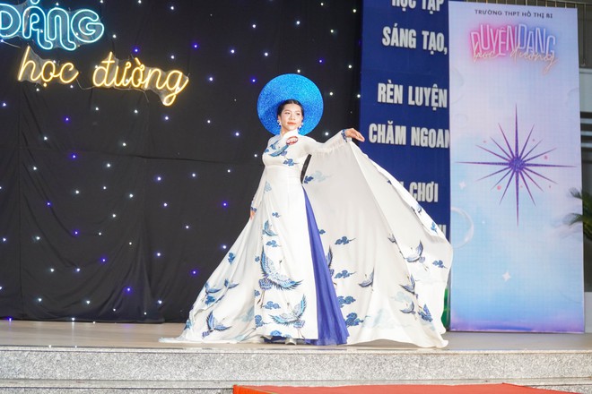 Không cần đi concert, học sinh TP HCM "cháy" hết mình ngay tại trường- Ảnh 13.