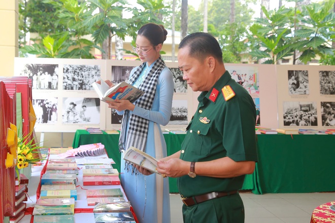 Văn hóa đọc giúp bộ đội mở rộng tầm nhìn, xây dựng bản lĩnh kiên cường - Ảnh 5.