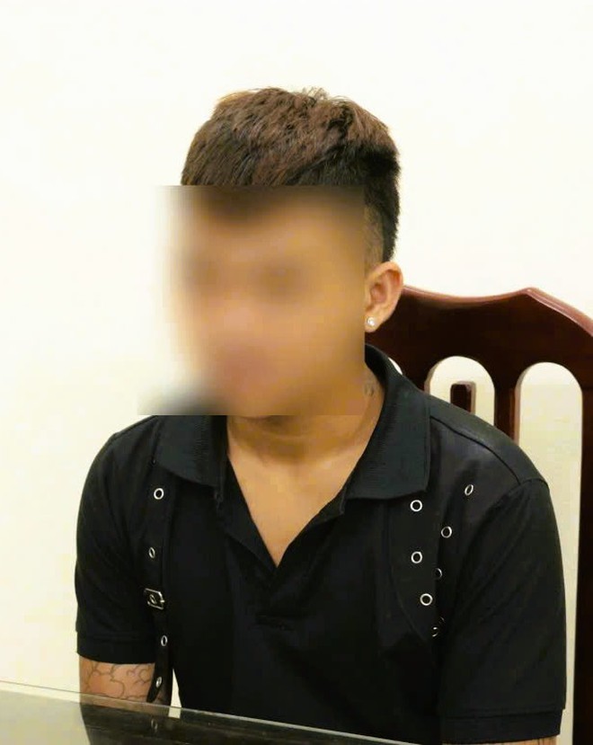 2 "bố con" rủ nhau đi "chăn dắt" rồi cưỡng đoạt tiền của nữ nhân viên quán hát mới 14 tuổi- Ảnh 1. 2 "bố con" rủ nhau đi "chăn dắt" rồi cưỡng đoạt tiền của nữ nhân viên quán hát mới 14 tuổi- Ảnh 1.