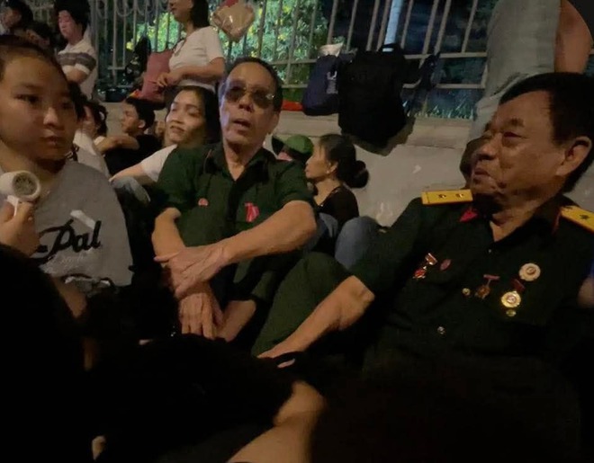 Nhóm sinh viên "giải cứu" cựu chiến binh - Ảnh 2.