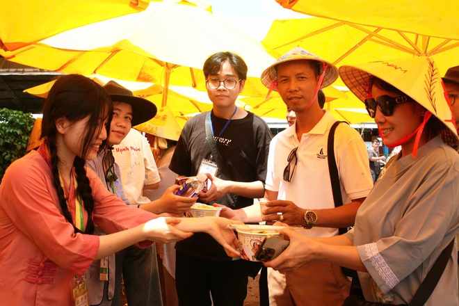 Người dân - Ảnh 12.