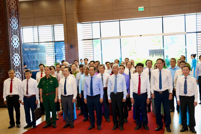 Đại lễ 50 năm ngày thống nhất đất nước: TP HCM khẳng định vị thế đầu tàu cả nước- Ảnh 4. Đại lễ 50 năm ngày thống nhất đất nước: TP HCM khẳng định vị thế đầu tàu cả nước- Ảnh 4.