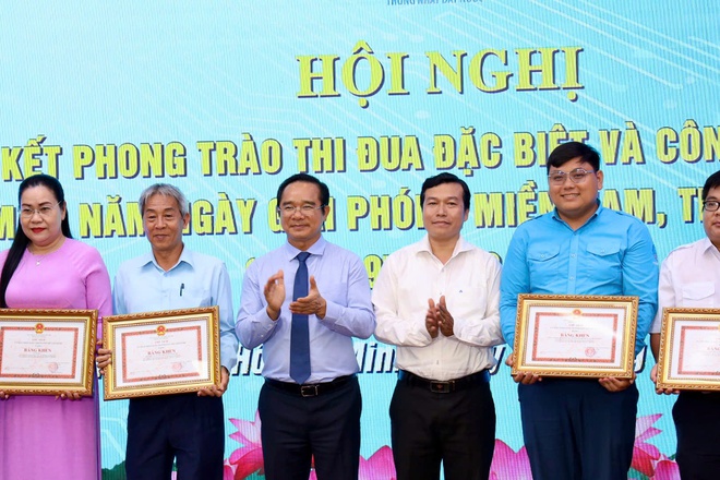 Đại lễ 50 năm ngày thống nhất đất nước: TP HCM khẳng định vị thế đầu tàu cả nước- Ảnh 7. Đại lễ 50 năm ngày thống nhất đất nước: TP HCM khẳng định vị thế đầu tàu cả nước- Ảnh 7.
