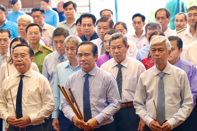 Đại lễ 50 năm ngày thống nhất đất nước: TP HCM khẳng định vị thế đầu tàu cả nước- Ảnh 3. Đại lễ 50 năm ngày thống nhất đất nước: TP HCM khẳng định vị thế đầu tàu cả nước- Ảnh 3.