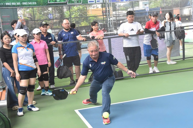 Giải Pickleball Báo Người Lao Động 2025: Tưng bừng khai mạc- Ảnh 3. Giải Pickleball Báo Người Lao Động 2025: Tưng bừng khai mạc- Ảnh 3.