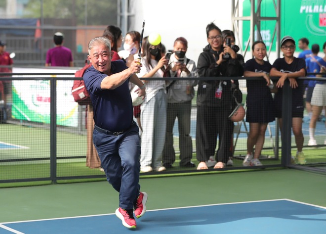 Đại sứ Minh Hằng tuyên thệ khai mạc giải pickleball Báo Người Lao Động - Ảnh 4. Đại sứ Minh Hằng tuyên thệ khai mạc Giải Pickleball Báo Người Lao Động - Ảnh 6.