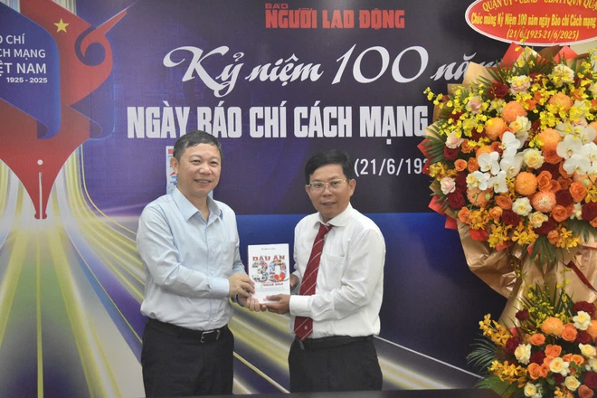 Nhiều đơn vị đến chúc mừng Báo Người Lao Động nhân kỷ niệm 100 năm Báo chí cách mạng Việt Nam - Ảnh 3.