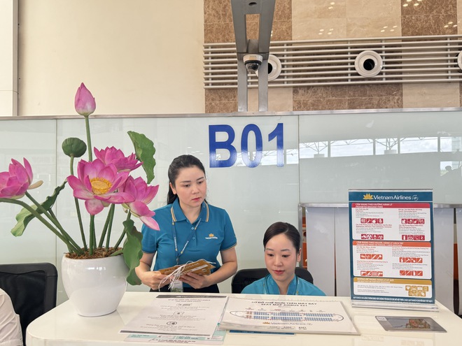 Đằng sau những chuyến bay chậm ngày giông bão- Ảnh 3. Đằng sau những chuyến bay chậm ngày giông bão- Ảnh 3.