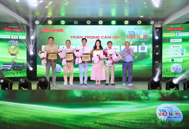Lễ trao giải và bế mạc Giải Golf "Tôi yêu Việt Nam"- Ảnh 13. Lễ trao giải và bế mạc Giải Golf "Tôi yêu Việt Nam"- Ảnh 13.