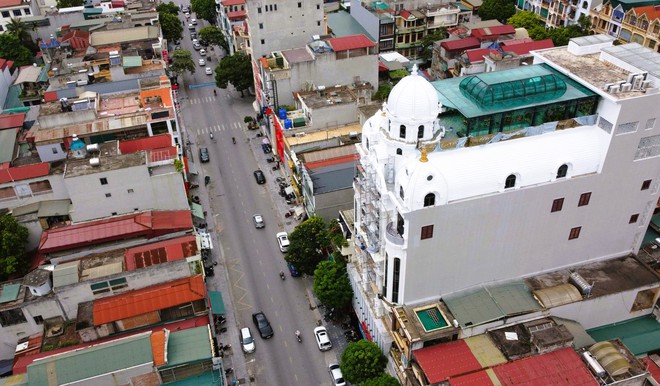 Căn nhà của Tuấn "thần đèn" nổi bật giữa con phố đắt đỏ nhất xứ Thanh - Ảnh 4.