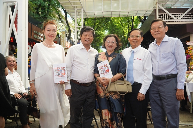 Nhiều lãnh đạo, đồng nghiệp, bạn đọc chúc mừng nhà báo Tô Đình Tuân- Ảnh 3. Nhiều lãnh đạo, đồng nghiệp, bạn đọc chúc mừng nhà báo Tô Đình Tuân- Ảnh 3.