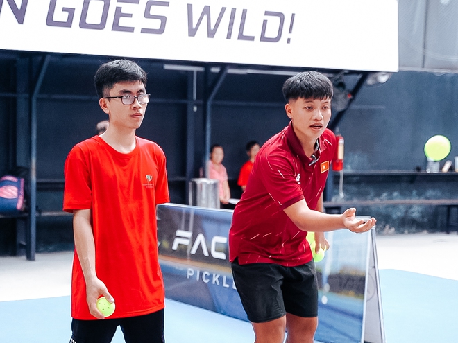 VIDEO: Ấm áp lớp học pickleball miễn phí cho trẻ tự kỷ, khuyết tật trí tuệ- Ảnh 7. VIDEO: Ấm áp lớp học pickleball miễn phí cho trẻ tự kỷ, khuyết tật trí tuệ- Ảnh 7.