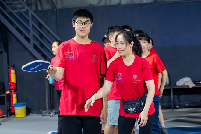 VIDEO: Ấm áp lớp học pickleball miễn phí cho trẻ tự kỷ, khuyết tật trí tuệ- Ảnh 8. VIDEO: Ấm áp lớp học pickleball miễn phí cho trẻ tự kỷ, khuyết tật trí tuệ- Ảnh 8.