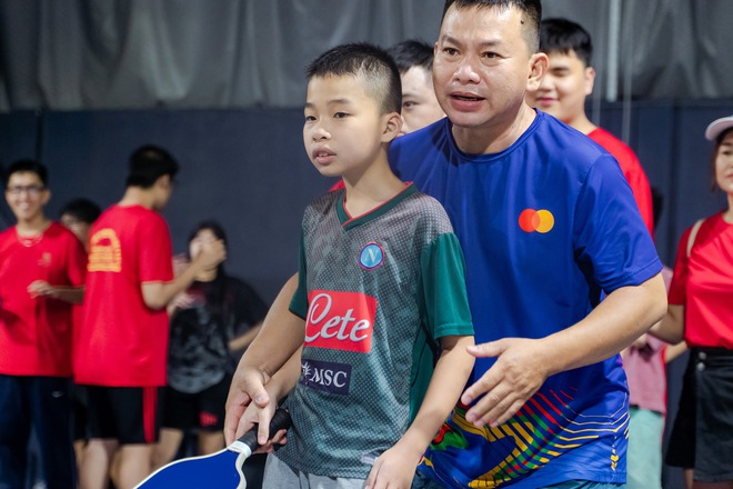 VIDEO: Ấm áp lớp học pickleball miễn phí cho trẻ tự kỷ, khuyết tật trí tuệ- Ảnh 2. VIDEO: Ấm áp lớp học pickleball miễn phí cho trẻ tự kỷ, khuyết tật trí tuệ- Ảnh 2.