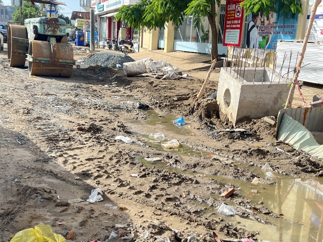 Dự án nâng cấp đoạn đường ngắn gần 50 tỉ đồng ở Cần Thơ: Lỗi hẹn vì phải di dời trụ điện - Ảnh 6.