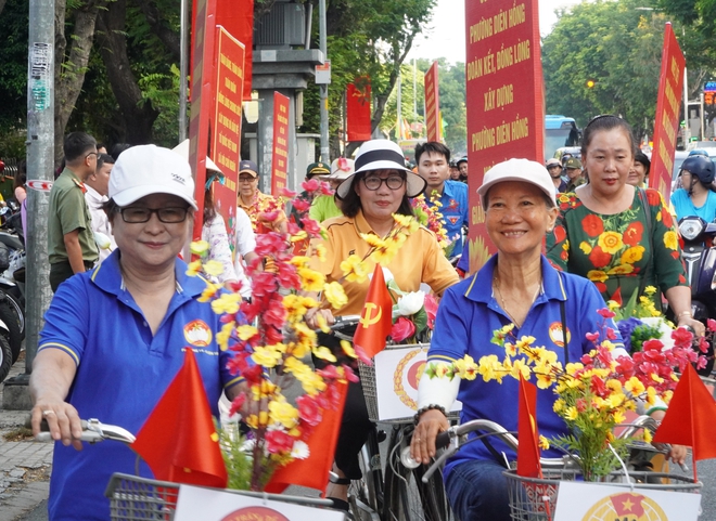Ấn tượng nhiều công trình hàng chục tỉ đồng chăm lo cho nhân dân phường Diên Hồng- Ảnh 5. Ấn tượng nhiều công trình hàng chục tỉ đồng chăm lo cho nhân dân phường Diên Hồng- Ảnh 5.